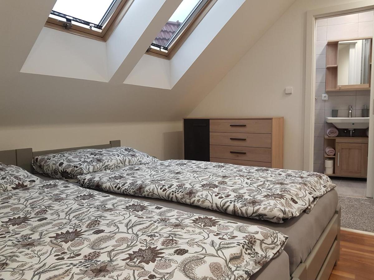 Apartman V Aleji Slavkov u Brna Luaran gambar